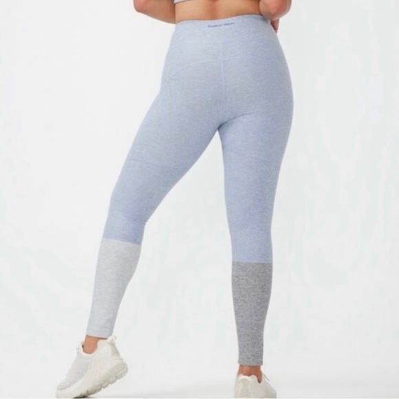 Outdoor Voices Lake/Dove/Ash Dipped Leggings Size Small - Picture 3 of 6